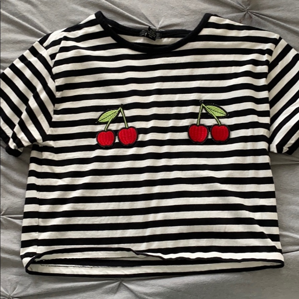 Forever 21 peaches crop top